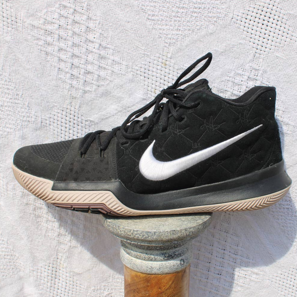 Nike Kyrie 3 Black Suede Silt red sz 13 852395-010